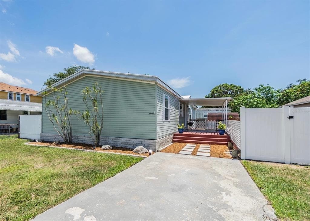 6036 110TH AVENUE N PINELLAS PARK, FL 33782
