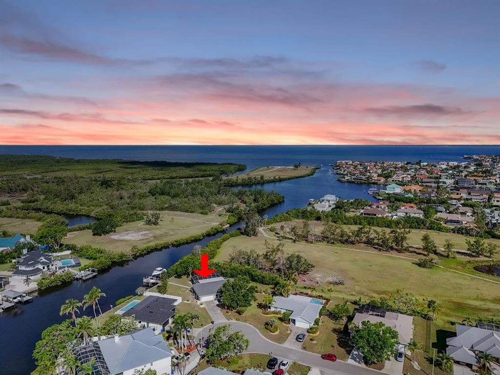 925 EAGLE LANE APOLLO BEACH, FL 33572