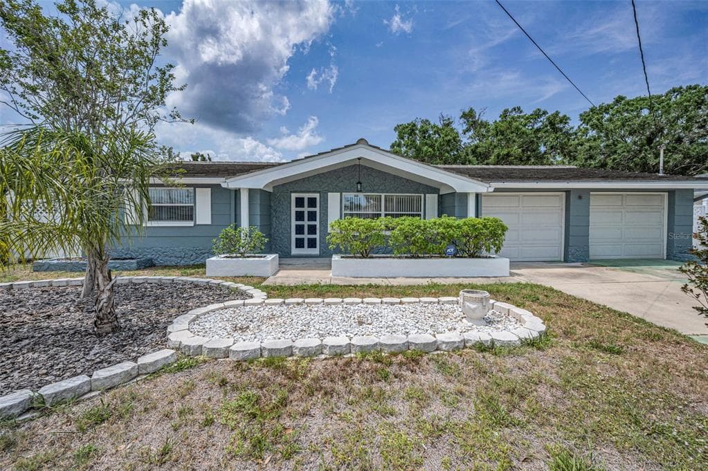 5132 FLORA AVENUE HOLIDAY, FL 34690