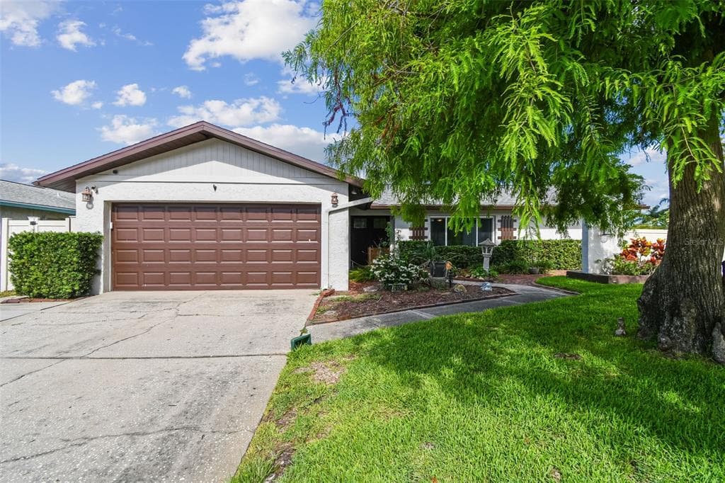 6903 CEDAR RIDGE DRIVE N PINELLAS PARK, FL 33781