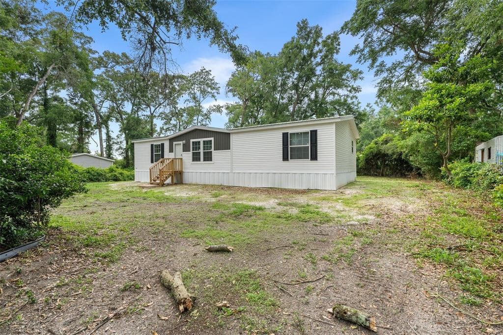 19617 PEGGY ROAD ALACHUA, FL 32615