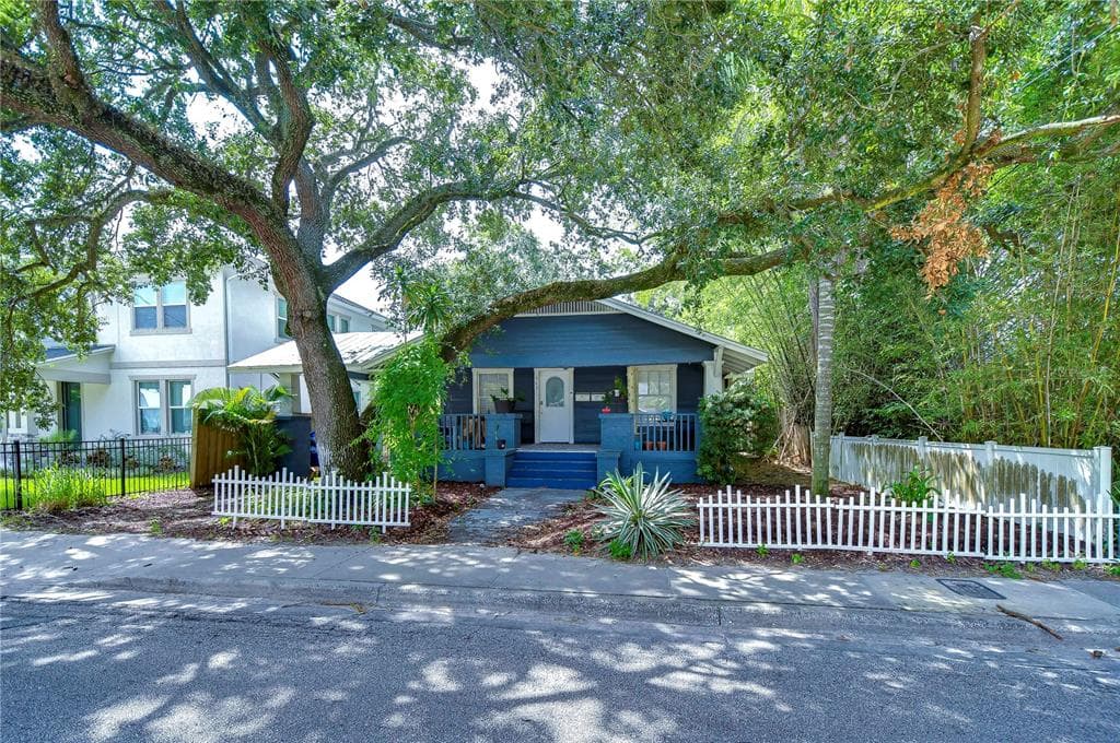 902 W COLUMBUS DRIVE TAMPA, FL 33602