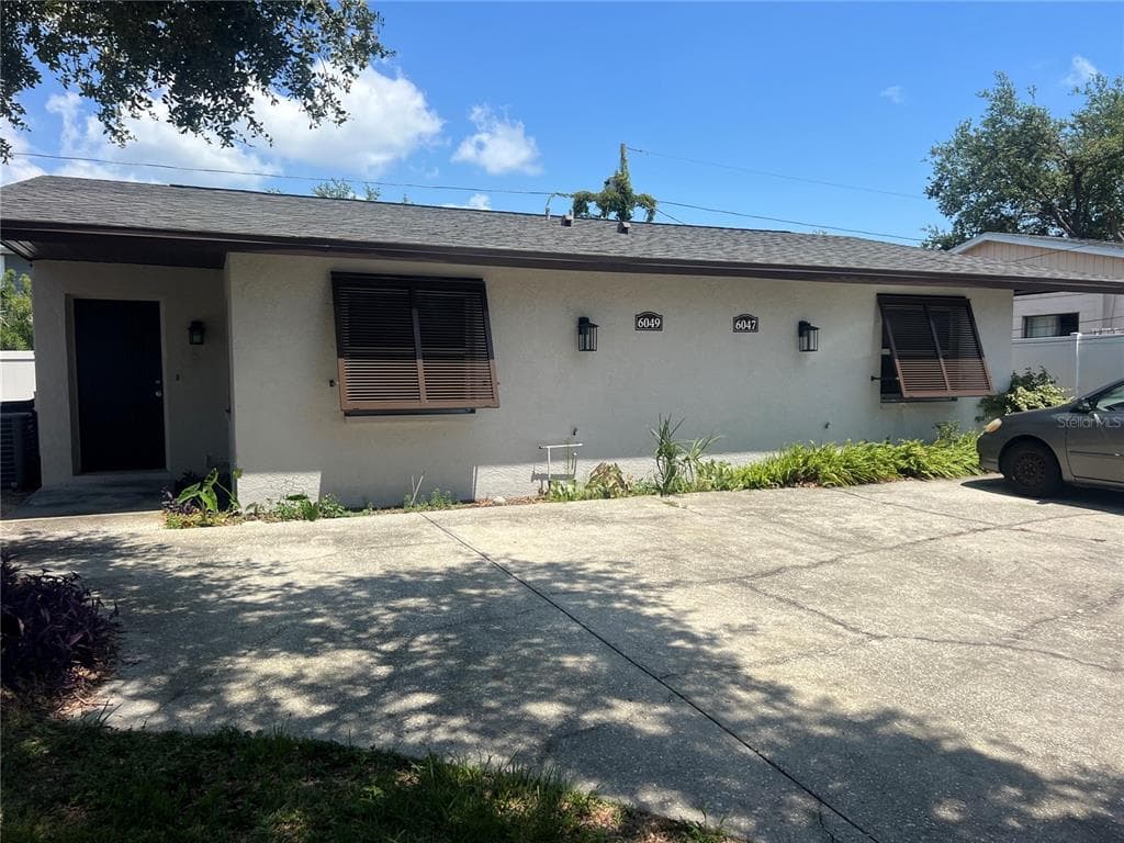 6047 & 6049 32ND STREET N ST PETERSBURG, FL 33714