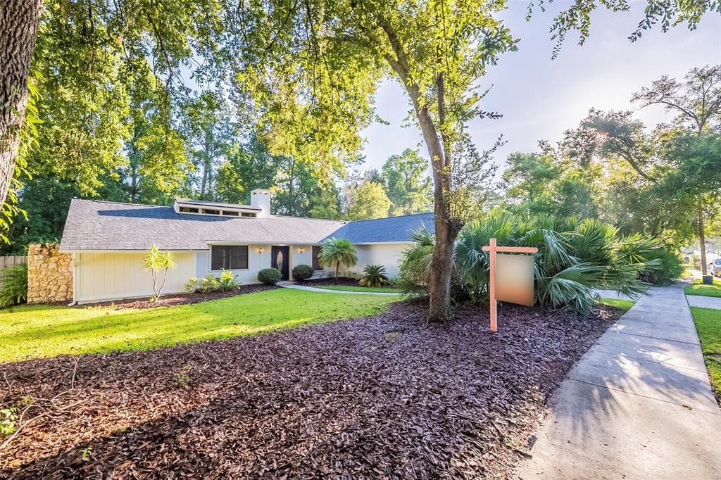 205 HICKORY DRIVE LONGWOOD, FL 32779