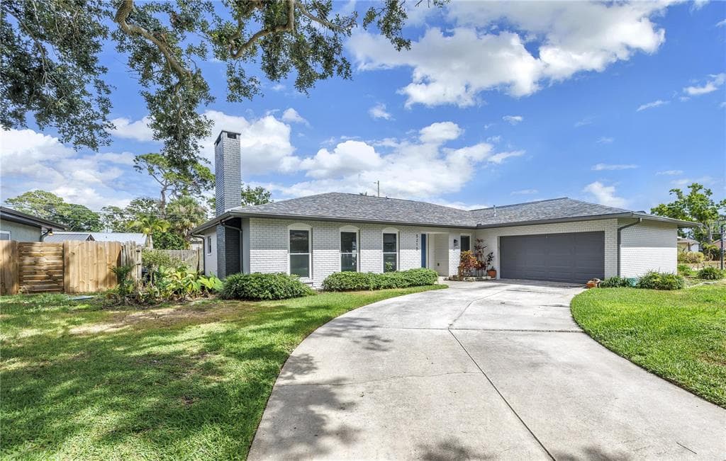 5215 DENVER STREET NE ST PETERSBURG, FL 33703