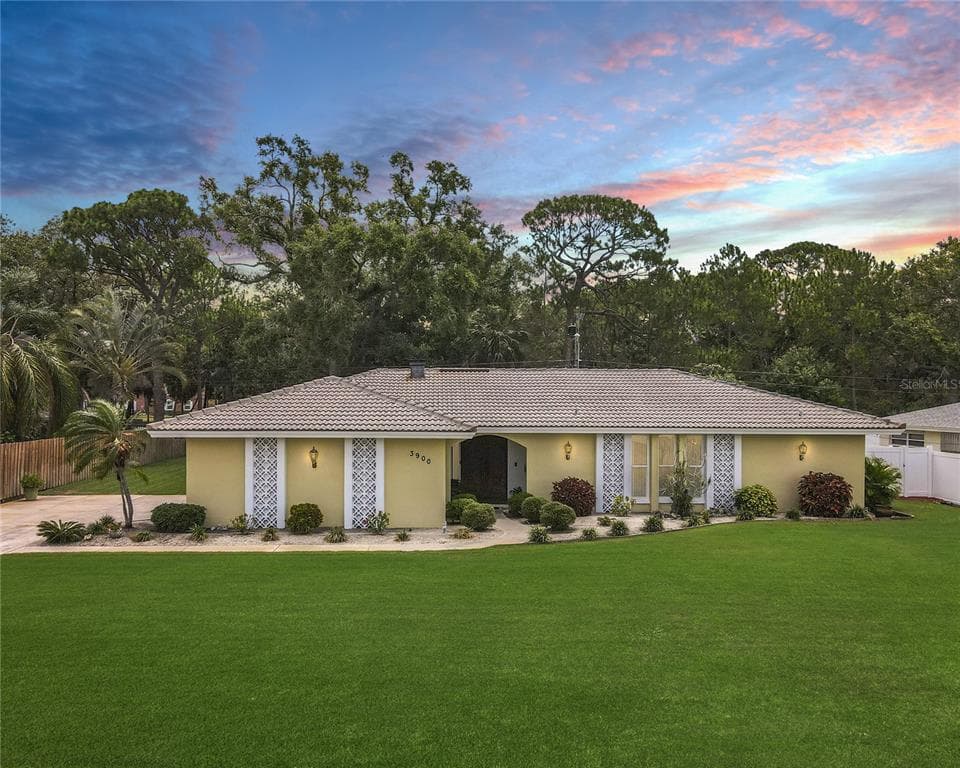 3900 38TH STREET S ST PETERSBURG, FL 33711
