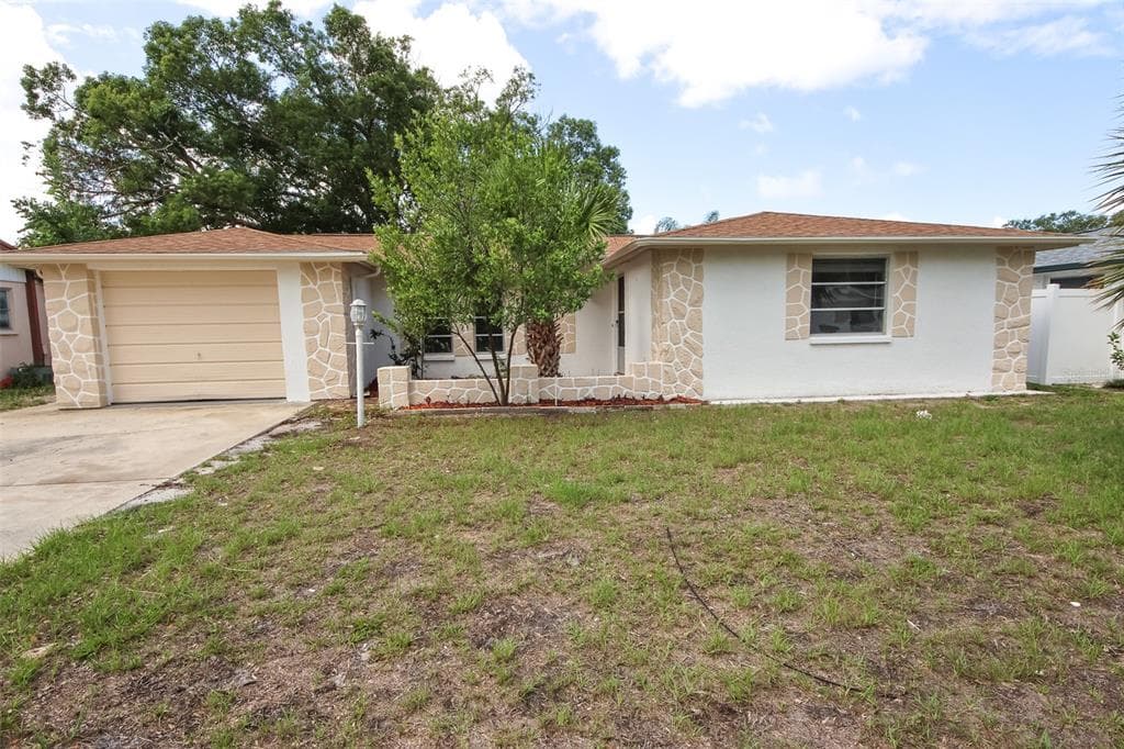 7904 JUDITH CRESCENT