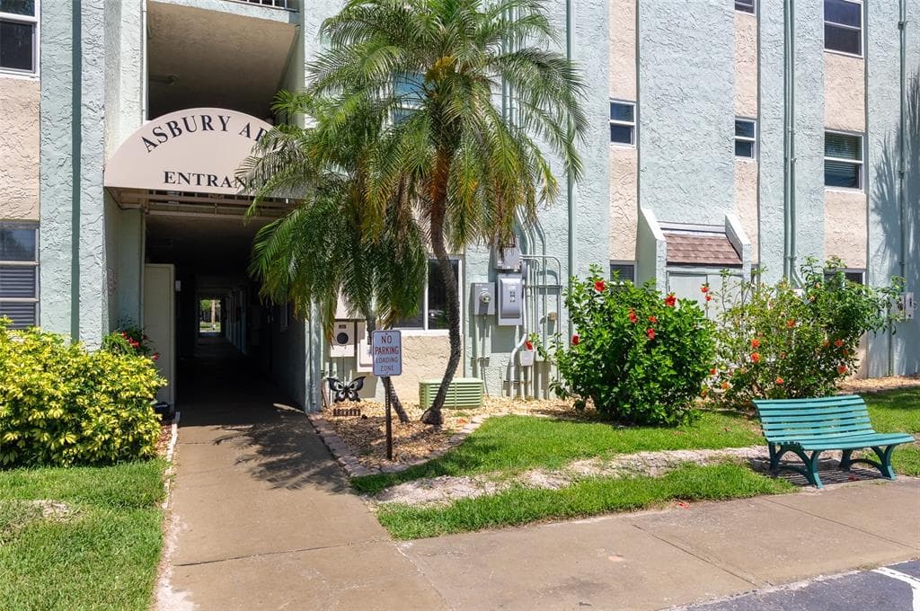 801 83RD AVENUE N UNIT 209 ST PETERSBURG, FL 33702