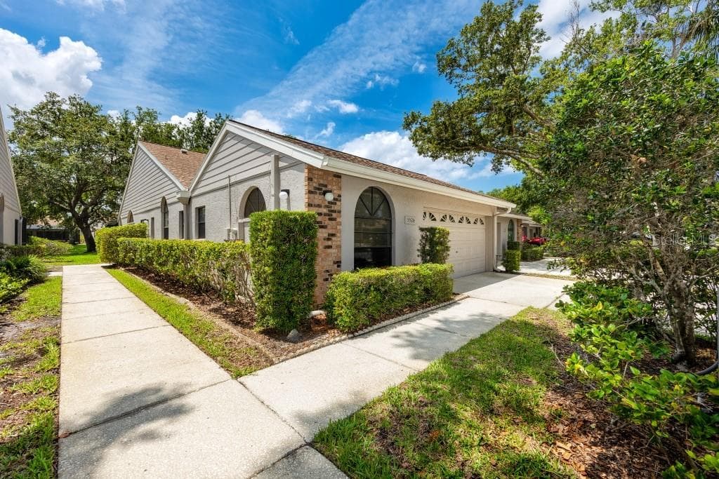 5524 SALEM SQUARE DRIVE N PALM HARBOR, FL 34685