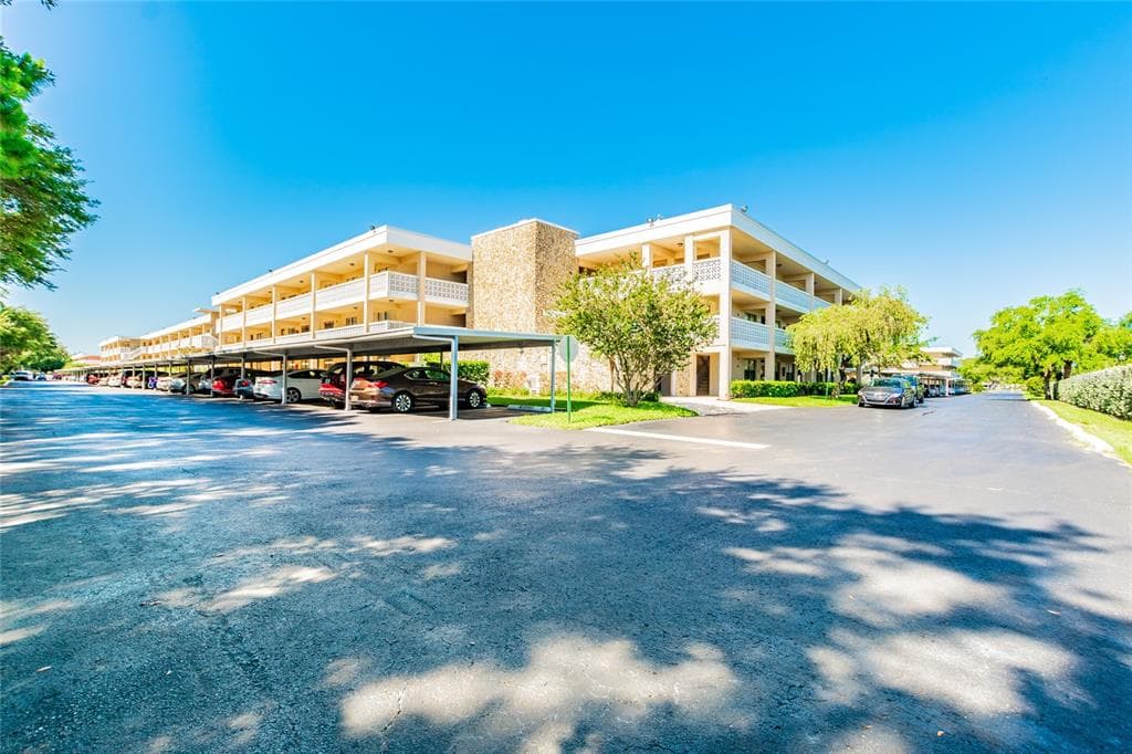 4705 1ST STREET NE UNIT 326 ST PETERSBURG, FL 33703