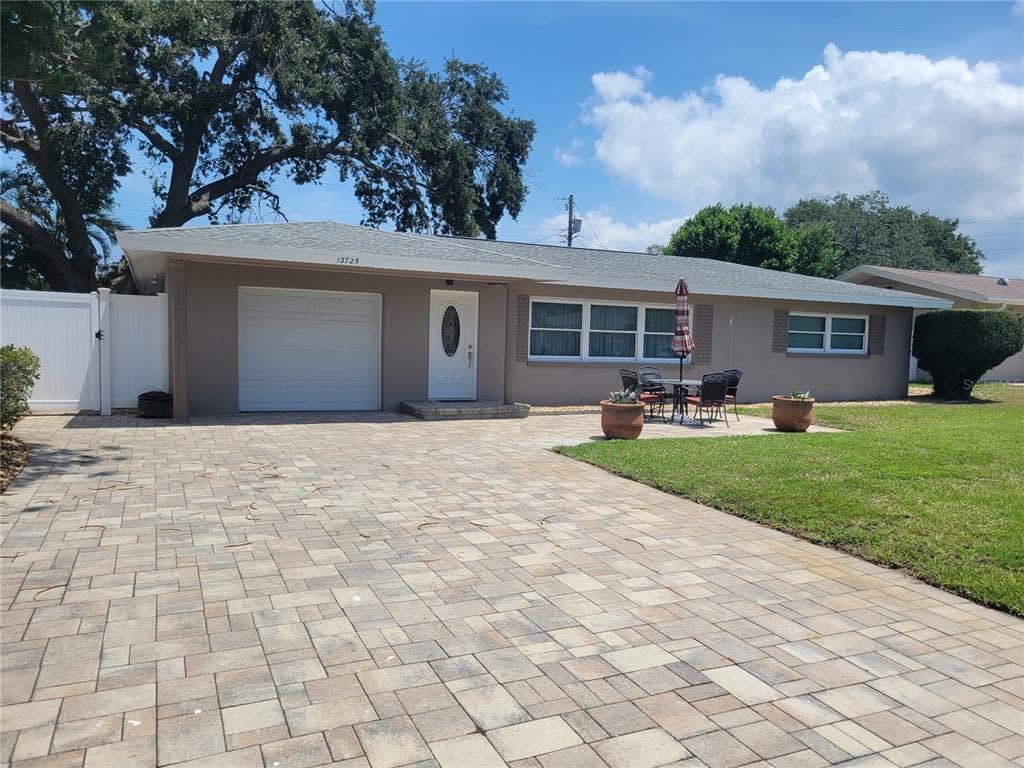 13725 BERMUDA DRIVE SEMINOLE, FL 33776