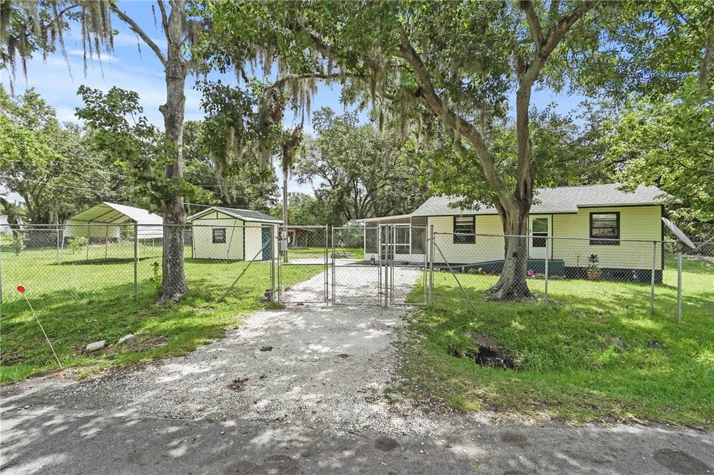 633 GLENDA STREET LAKELAND, FL 33805