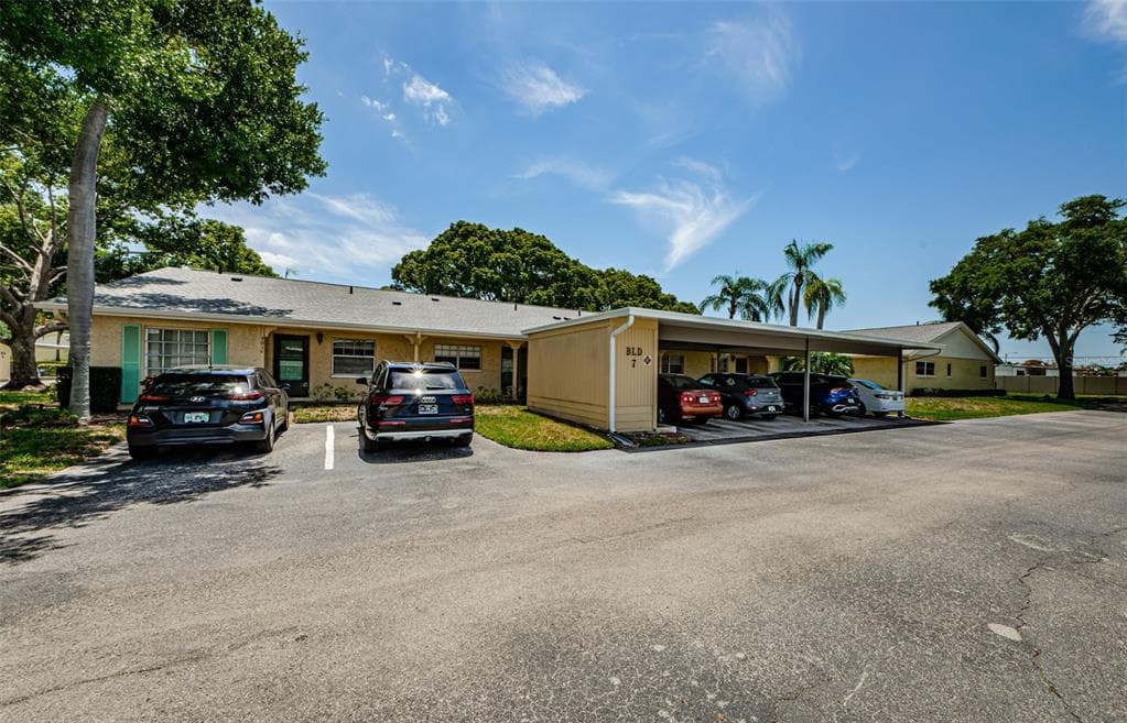 2465 NORTHSIDE DRIVE UNIT 702 CLEARWATER, FL 33761