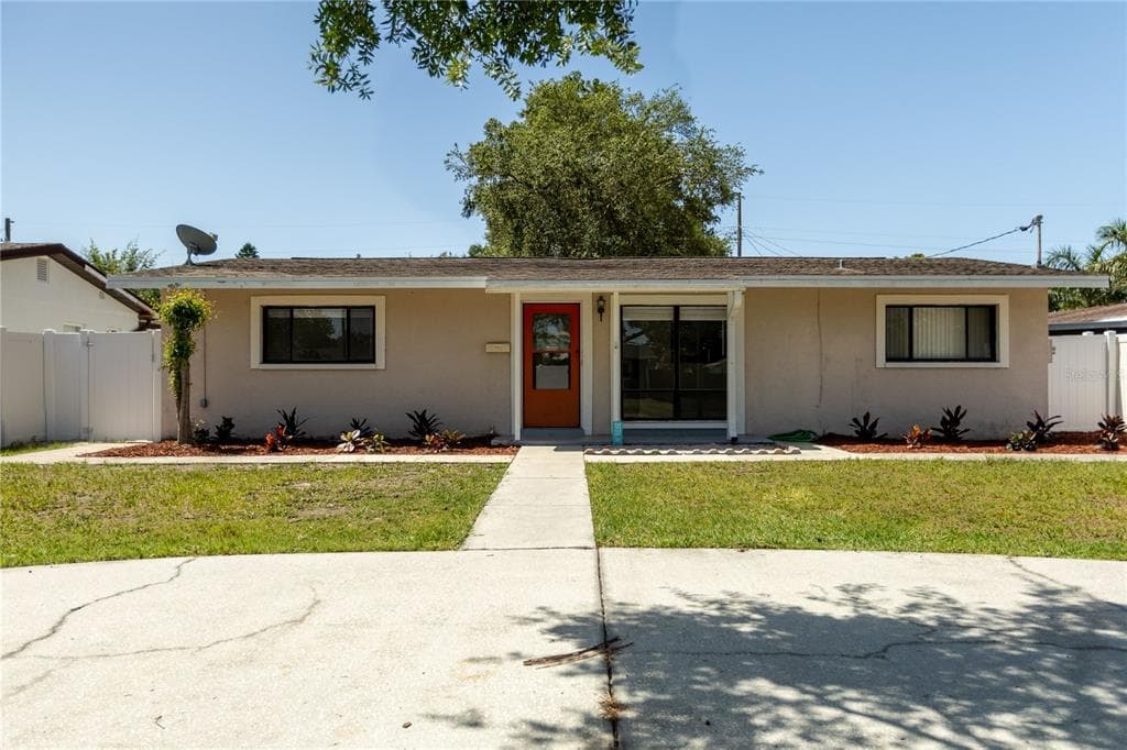 410 42ND AVENUE NE ST PETERSBURG, FL 33703