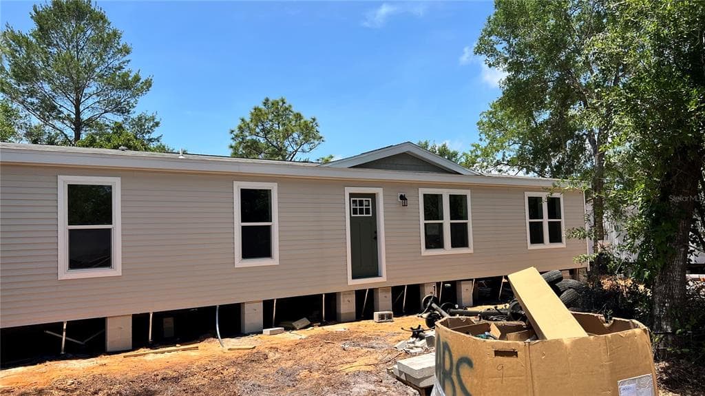 10040 LAKE DRIVE WEEKI WACHEE, FL 34613