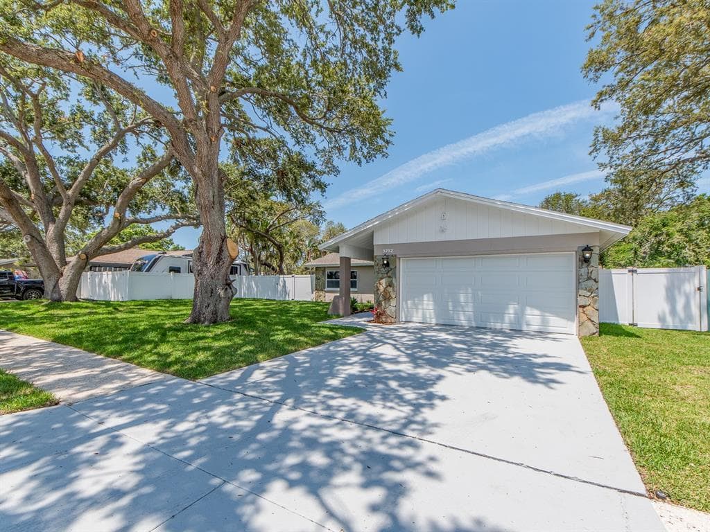9292 120TH LANE SEMINOLE, FL 33772