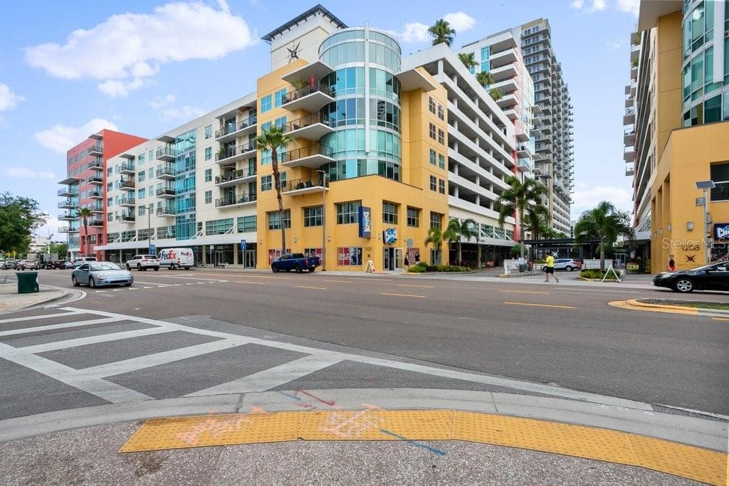 1120 E KENNEDY BOULEVARD UNIT 1127 TAMPA, FL 33602