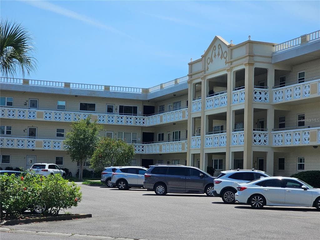 2286 MEXICAN WAY UNIT 52 CLEARWATER, FL 33763