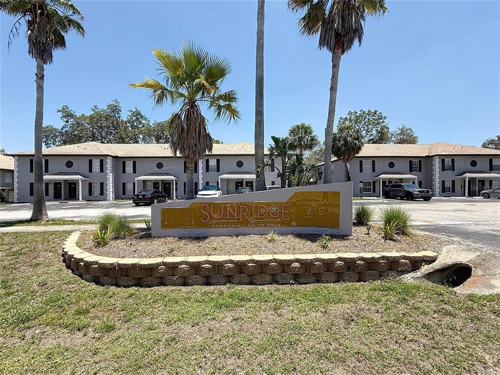5048 SUNRIDGE PALMS DRIVE UNIT 103 TAMPA, FL 33617