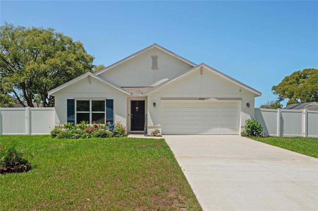 8508 BAY DRIVE SPRING HILL, FL 34606