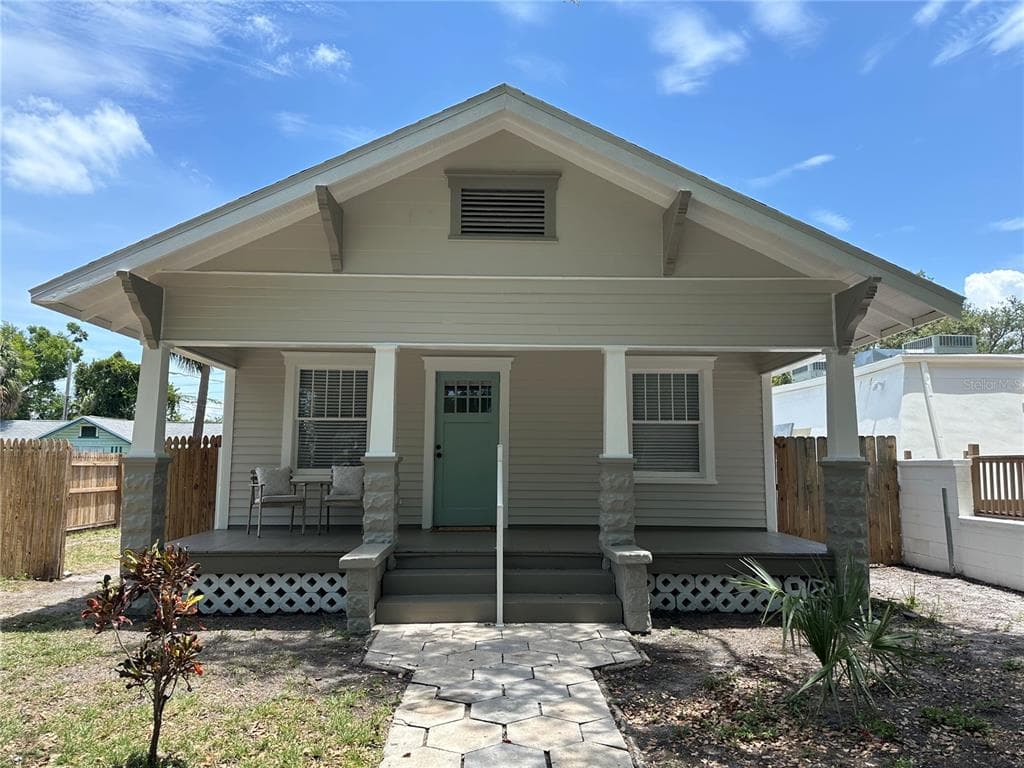 717 JACKSON STREET N ST PETERSBURG, FL 33705