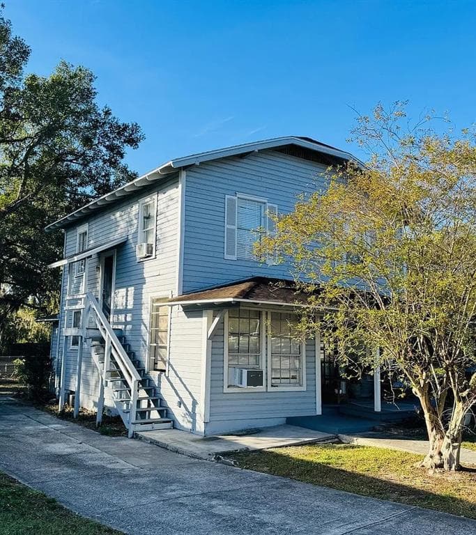 945 E ORANGE STREET LAKELAND, FL 33801