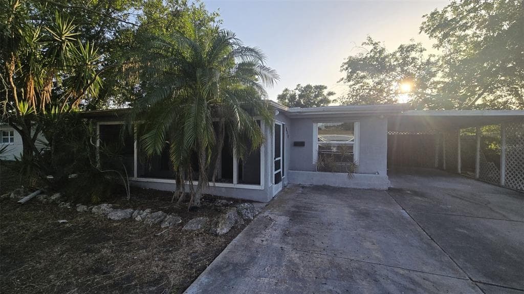 5640 CEDAR STREET NE ST PETERSBURG, FL 33703