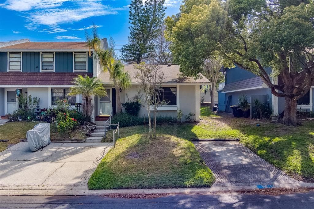 1249 ABBEY CRESCENT LANE CLEARWATER, FL 33759