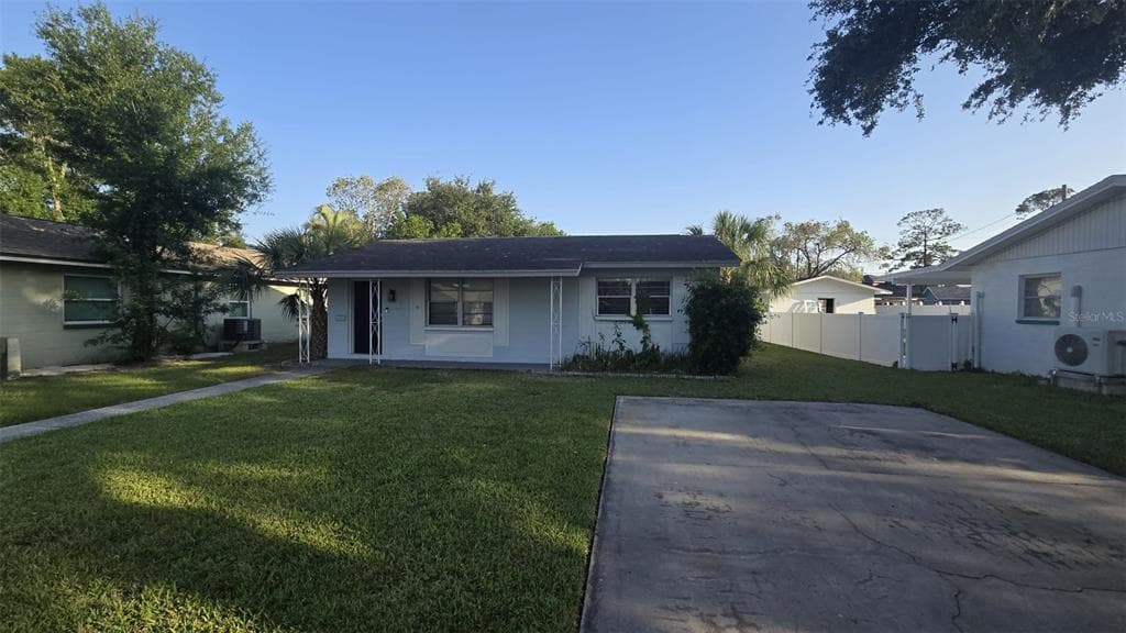 726 LYNNDALE STREET N ST PETERSBURG, FL 33703