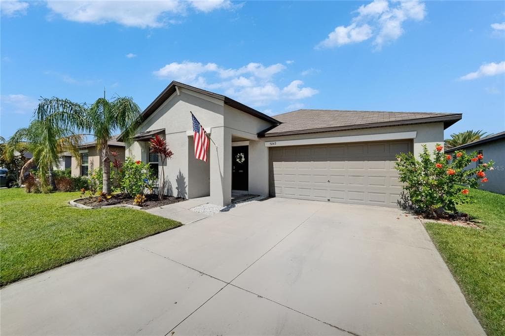 5043 WHITE CHICORY DRIVE APOLLO BEACH, FL 33572