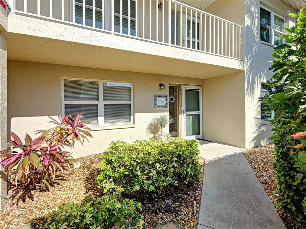821 WATERSIDE DRIVE UNIT 106 VENICE, FL 34285