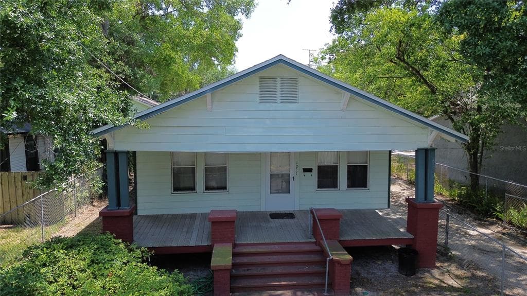 1221 E OSBORNE AVENUE
