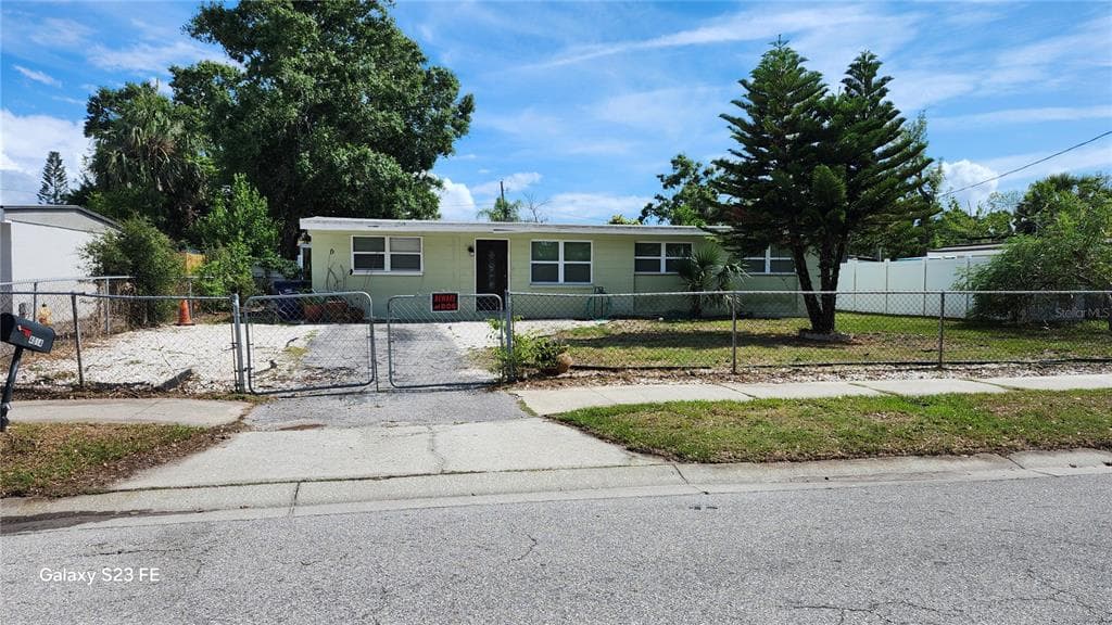 4014 W MANGO AVENUE TAMPA, FL 33616