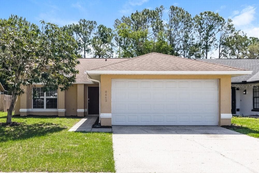 8642 WELLINGTON LOOP KISSIMMEE, FL 34747