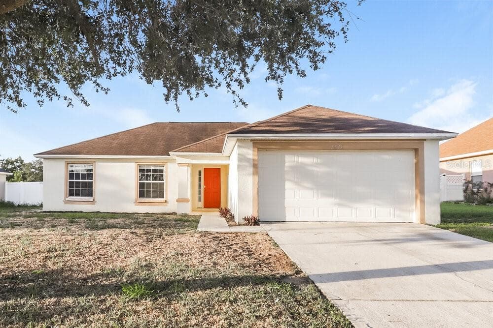 2324 SUNSET POINTE DRIVE LAKE WALES, FL 33898