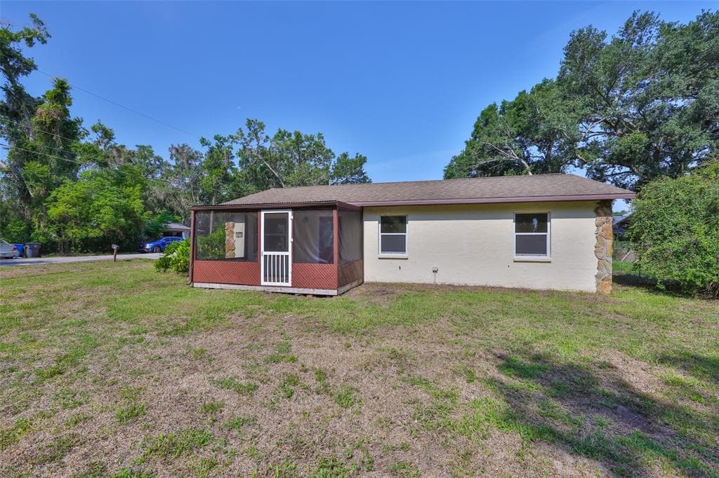 1019 LAKESIDE DRIVE SEFFNER, FL 33584
