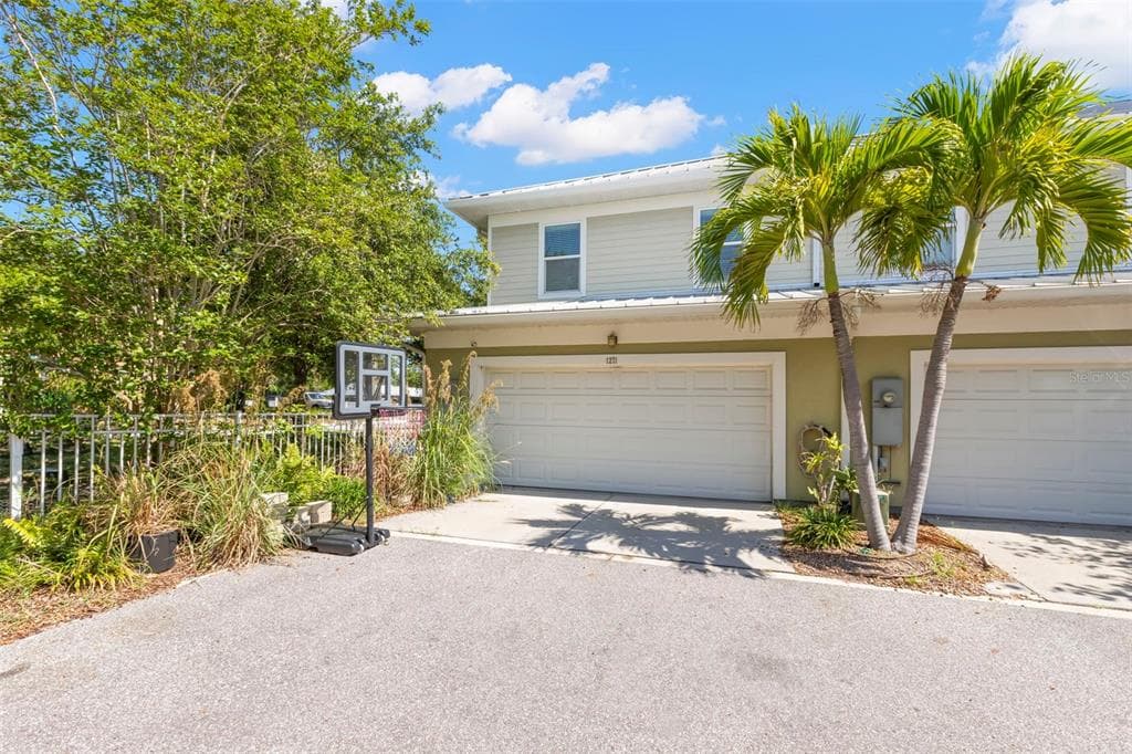 1271 DREW STREET CLEARWATER, FL 33755