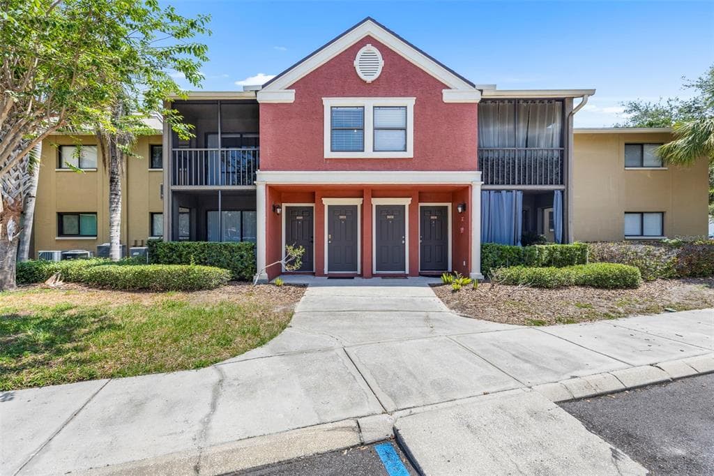 10511 WATERVIEW COURT UNIT 10511 TAMPA, FL 33615