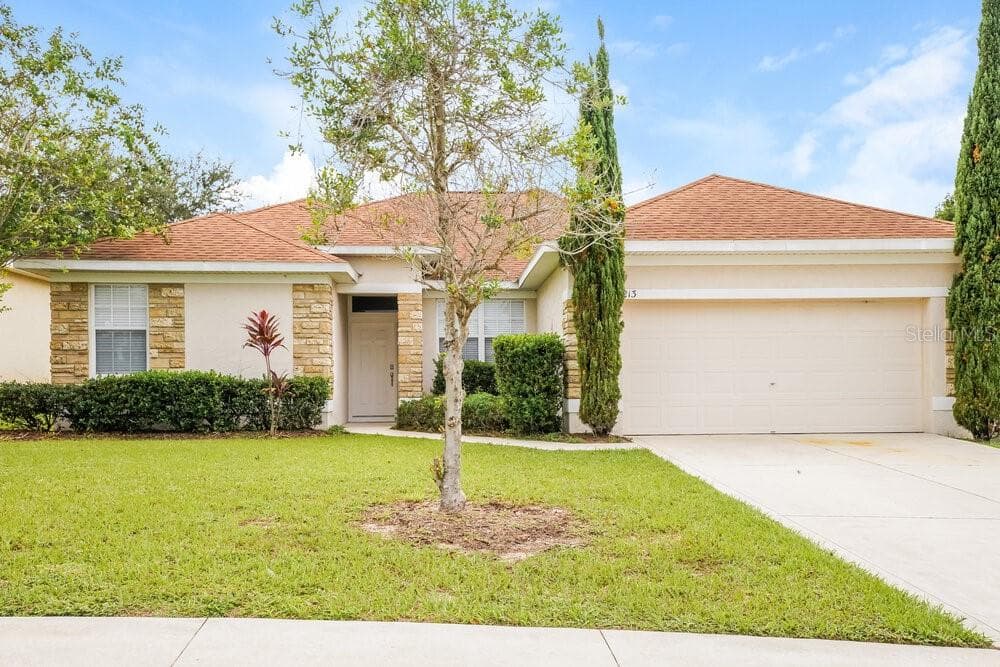 213 ROUND MAN STREET LEESBURG, FL 34748