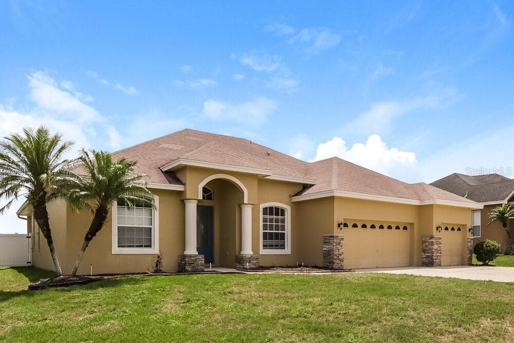 5630 VINTAGE VIEW AVENUE LAKELAND, FL 33812
