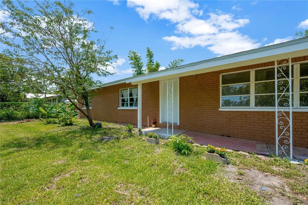 6104 PALM AVENUE GIBSONTON, FL 33534