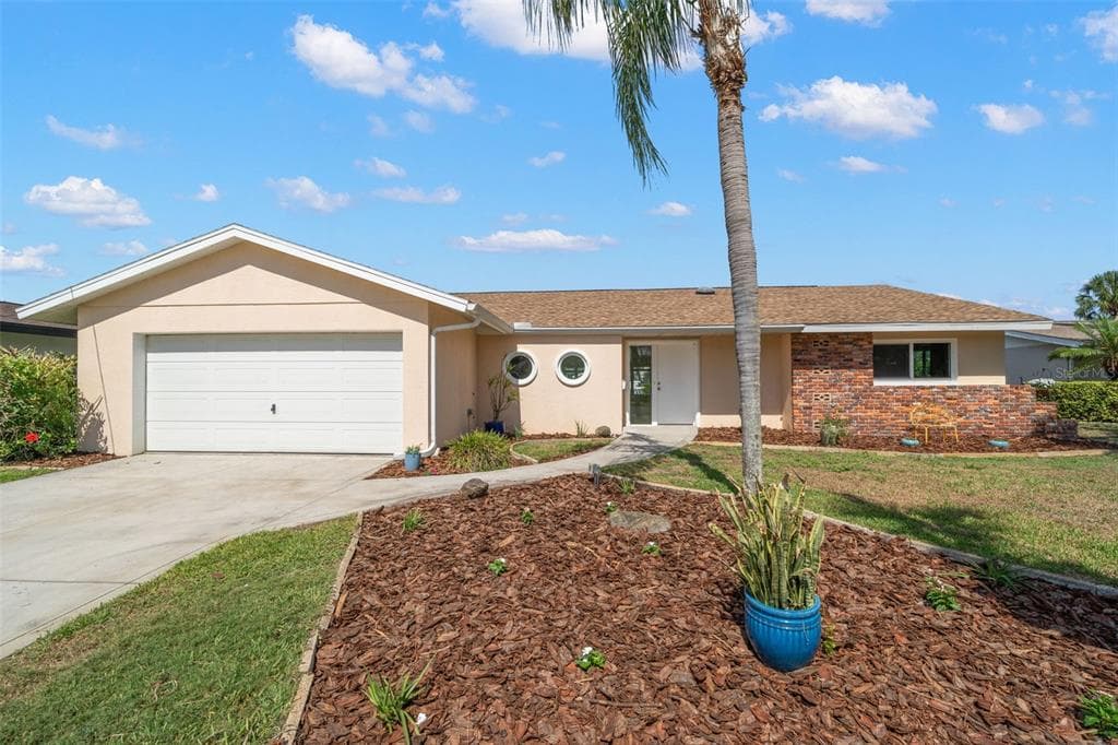 3932 SHORE ACRES BOULEVARD NE ST PETERSBURG, FL 33703