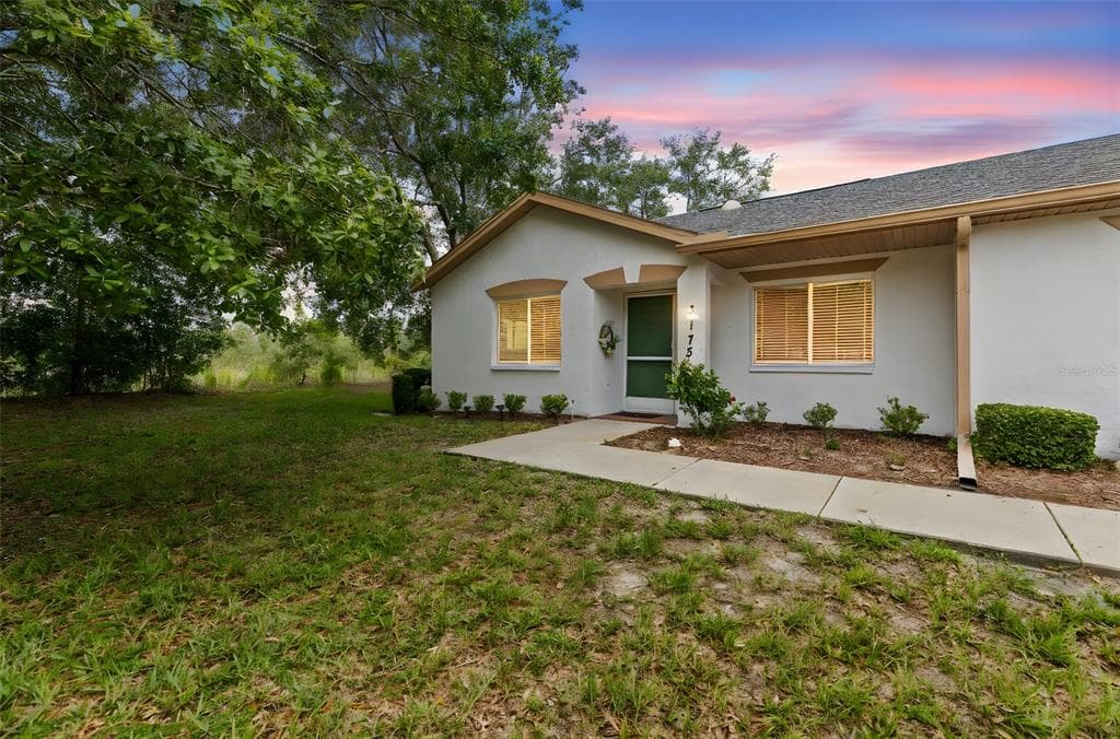 8175 STURBRIDGE UNIT 8175 WEEKI WACHEE, FL 34613