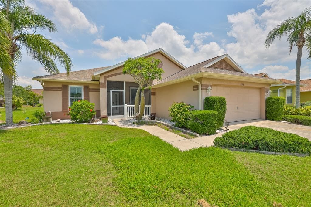 2316 LYNDHURST DRIVE SUN CITY CENTER, FL 33573