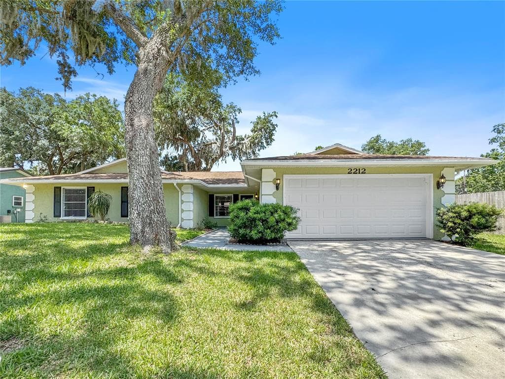 2212 KUMQUAT DRIVE EDGEWATER, FL 32141