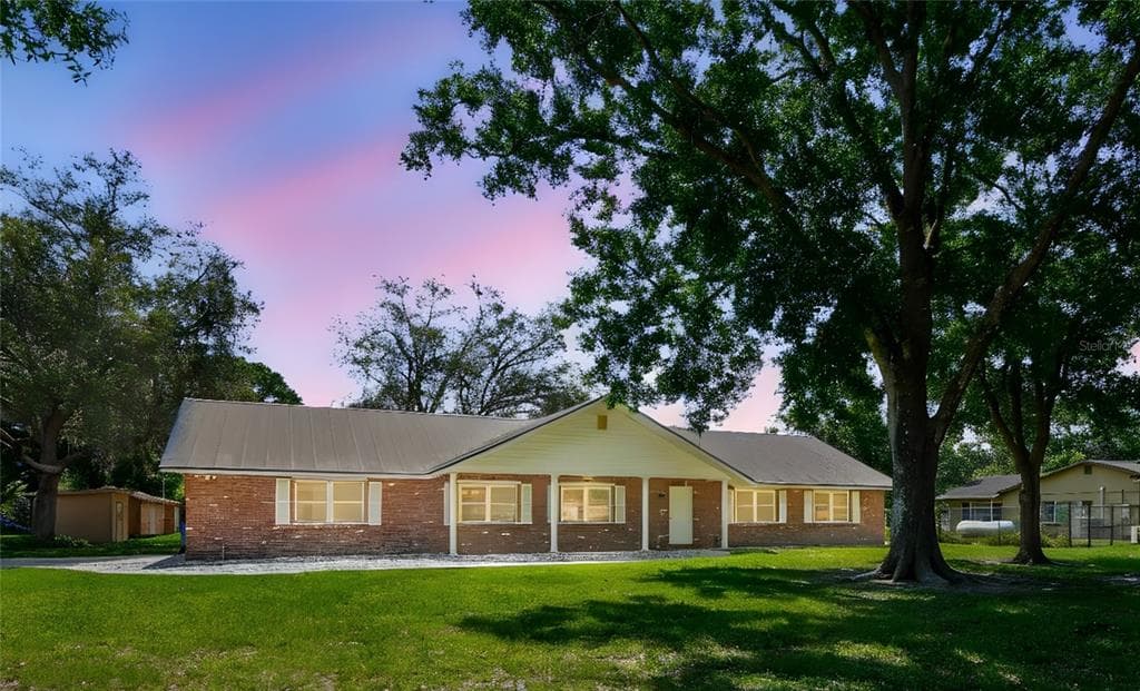 17801 SIMMONS ROAD LUTZ, FL 33548