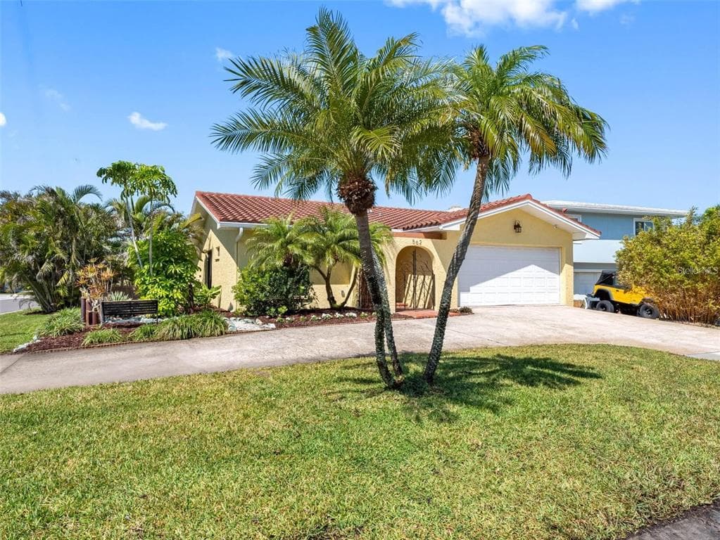 562 JOHNS PASS AVENUE MADEIRA BEACH, FL 33708