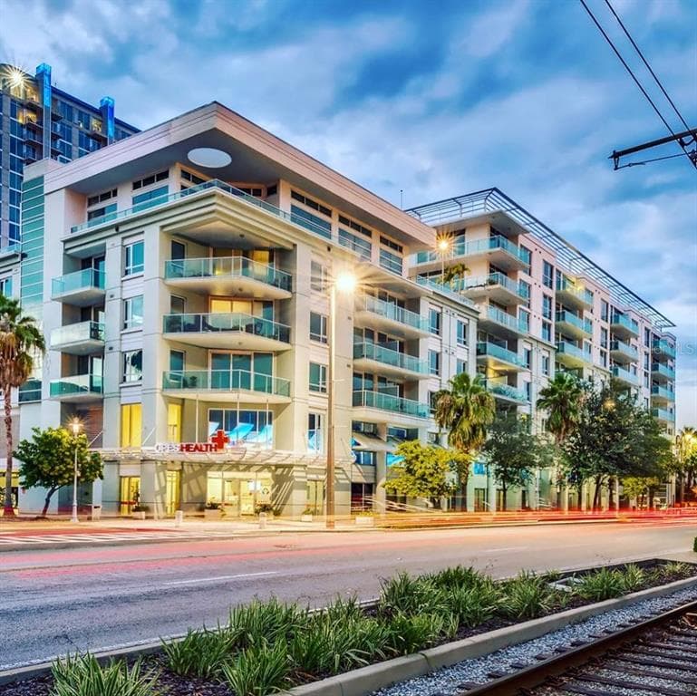 111 N 12TH STREET UNIT 1618 TAMPA, FL 33602