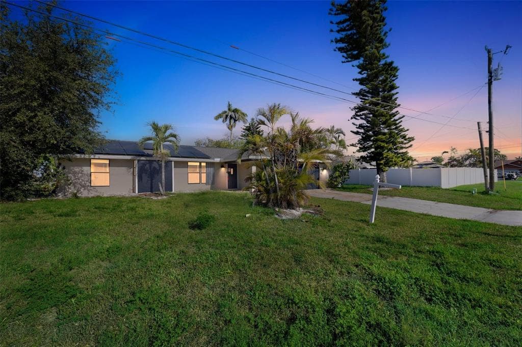 910 SE 23RD PLACE CAPE CORAL, FL 33990