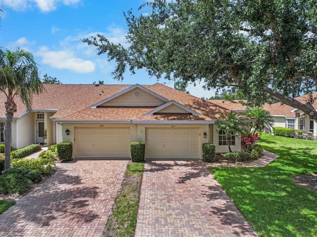 2516 NEW HAVEN CIRCLE SUN CITY CENTER, FL 33573